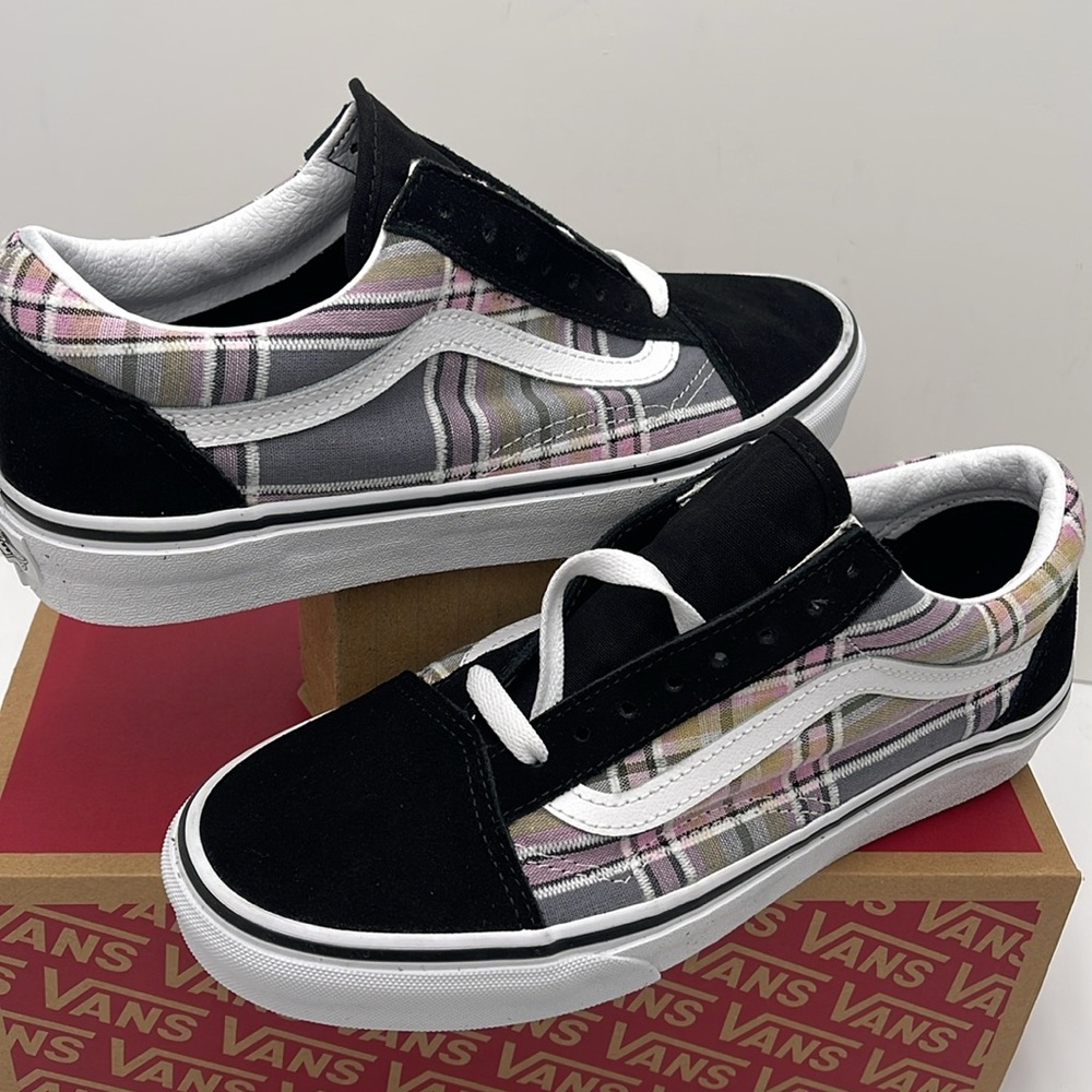 Vans WMNS Plaid Sneakers with Black Accents Old Skool
Plaid Gray/Blk
VN000CP5239 - Picture 10 of 16